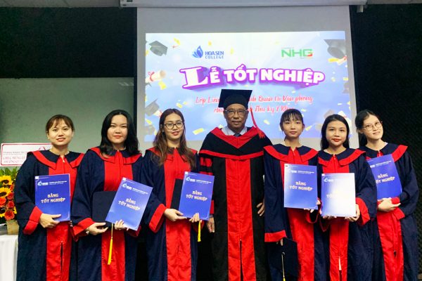 phỏm tá la College
 đào tạo Cử nhân Thư ký Y khoa và bảo đảm việc làm